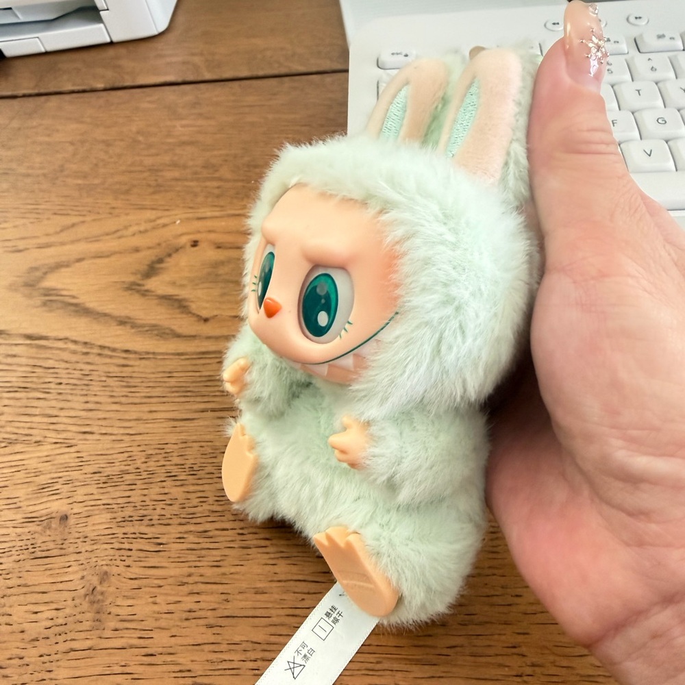 💯 Authentic Labubu Doll - Picture 2 of 3